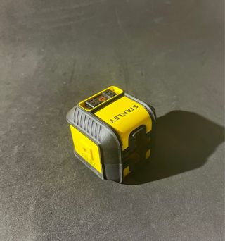 Nivel Láser Stanley Cubix + Accesorios