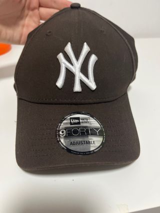 Gorra New Era 9FORTY Ajustable Marrón