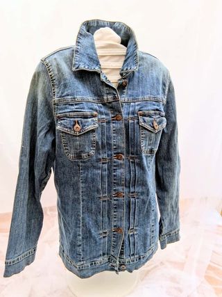 Cazadora vaquera entallada azul