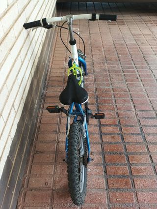 Bicicleta infantil niño