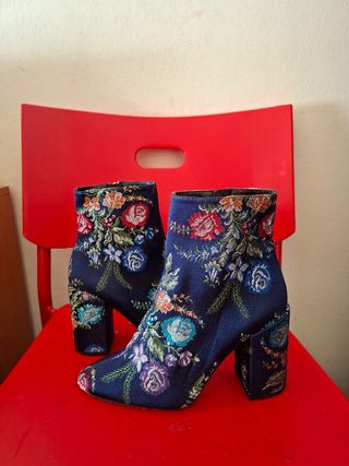 Botines Zara bordados florales