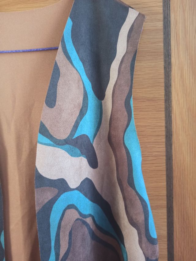 Chaleco flecos antelina T. Única hasta 40 justo