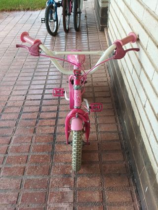 Bicicleta infantil Barbie rosa