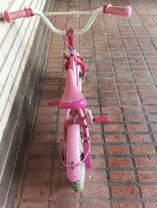 Bicicleta infantil Barbie rosa