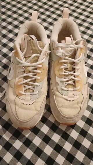 Zapatillas Nike Air Max talla 40
En buen estado.