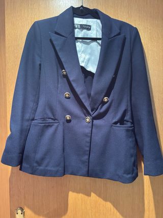 Blazer Zara azul marino doble botonadura