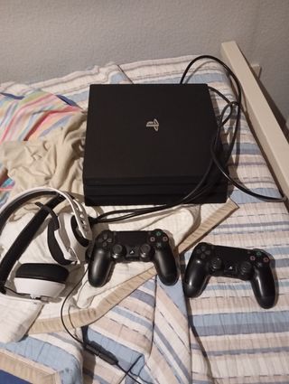PS4 (PlayStation 4) Negra + 2 Mandos