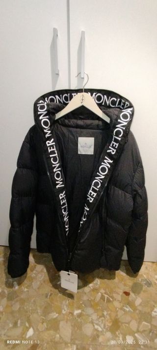 Abrigo Moncler Negro
