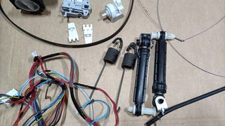 Recambios lavadora Indesit BWE 81284X