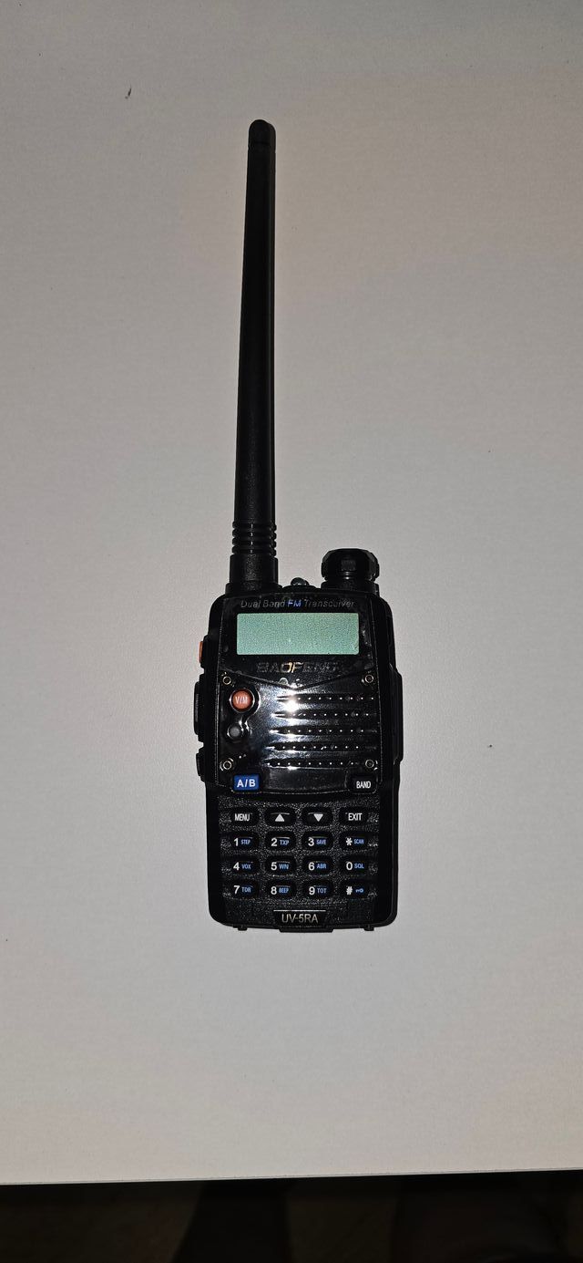 Walkie ricetrasmettitore FM a doppia banda Baofeng UV-5RA