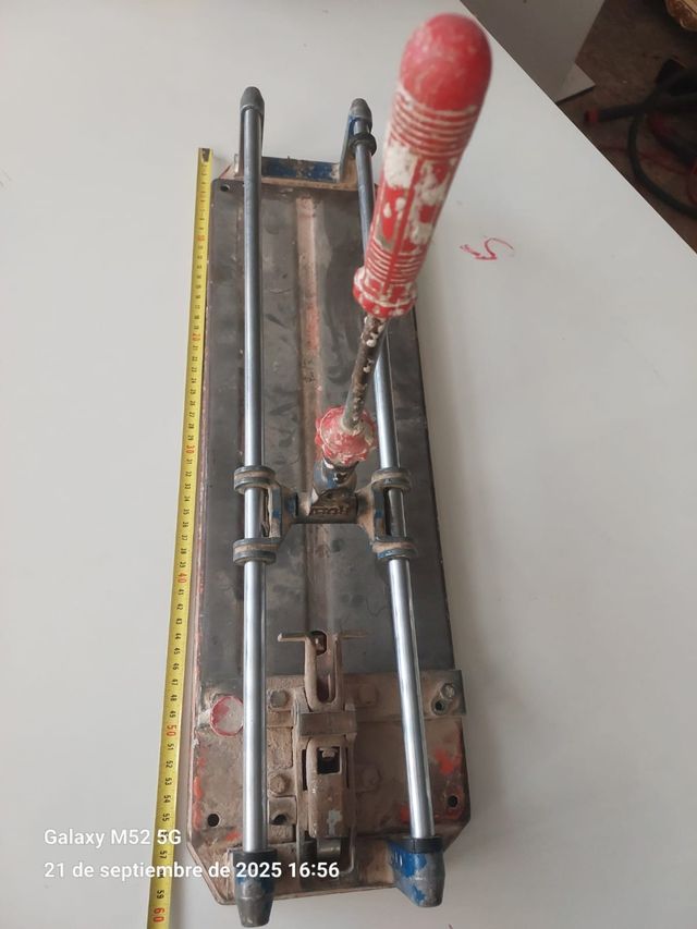 Cortadora de azulejos Rubi