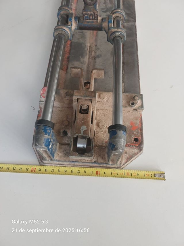 Cortadora de azulejos Rubi