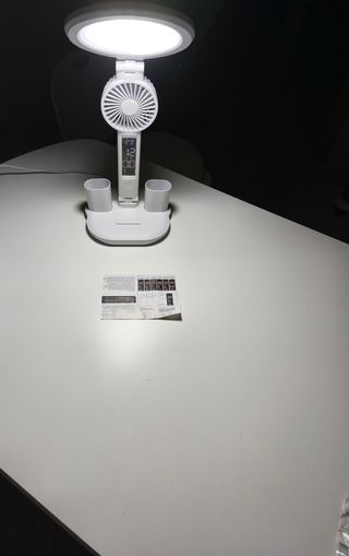 Lámpara LED Escritorio, con ventilador y reloj.