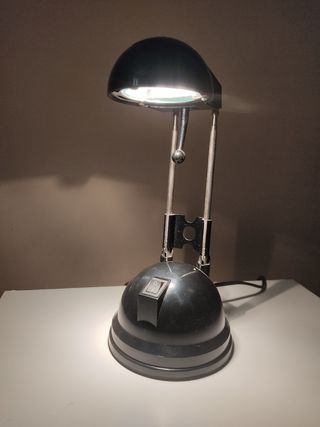 Lampada da scrivania nera