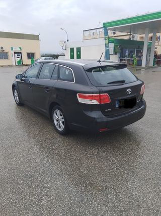 Toyota Avensis 2010