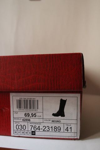 Botas altas negras con cordones