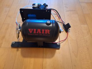 Compresor Aire ARB 12V con Tanque 4 litros