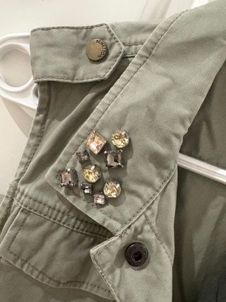 Chaleco Benetton Verde Militar con Joyas