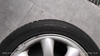 Mini llanta original y neumáticos Hankook winter