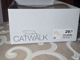 Zapatos de tacón Catwalk beige/plateado talla 39