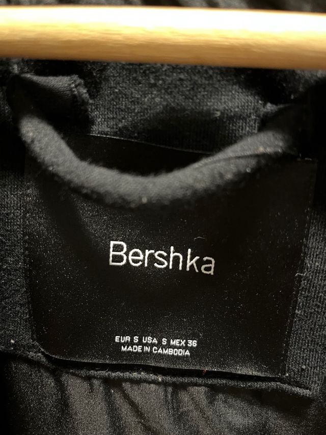 Chaqueta Beisbolera Bershka Negra