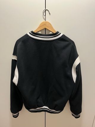 Chaqueta Beisbolera Bershka Negra