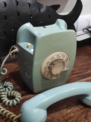 Teléfono antiguo retro