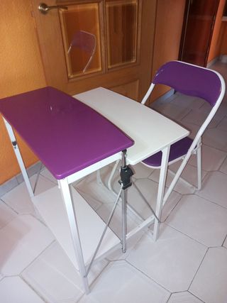 Escritorio plegable morado y blanco