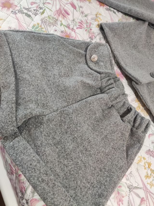 Conjunto niña chaqueta y pantalón corto