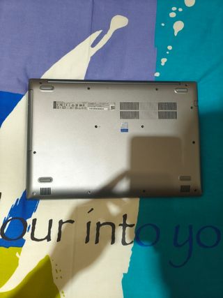 Ordenador portátil Lenovo Ideapad 520+ratón+funda