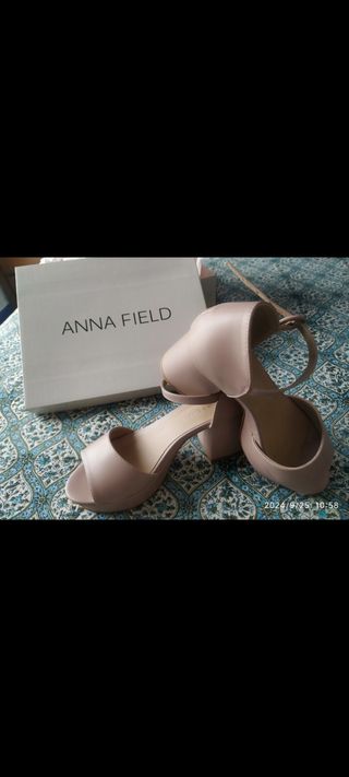 Sandalias plataforma Anna Field beige