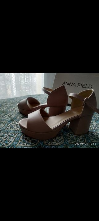 Sandalias plataforma Anna Field beige