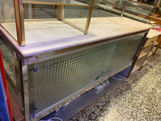 Mostrador de despacho madera y cristal