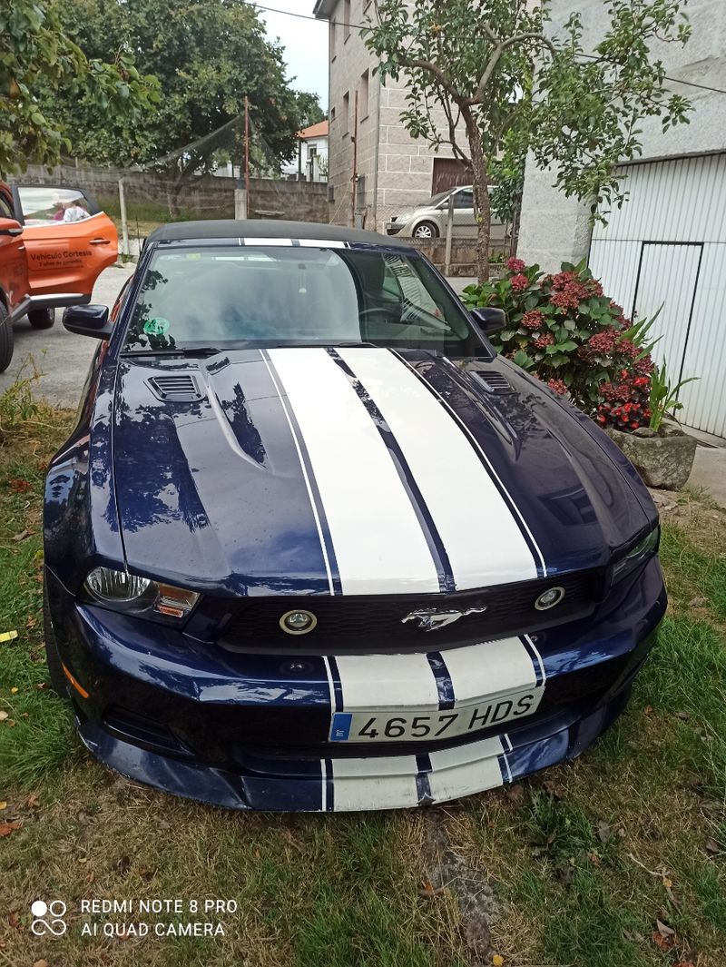 Ford Mustang cabrio 2011 - foto 1
