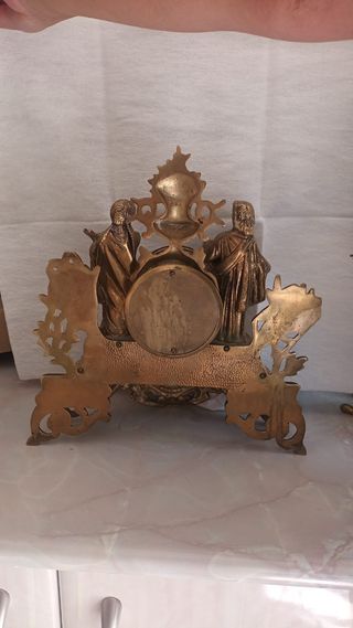 Reloj de sobremesa dorado antiguo, bronce.