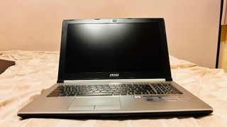 MSI PE60 6QE Portátil Plata Negro