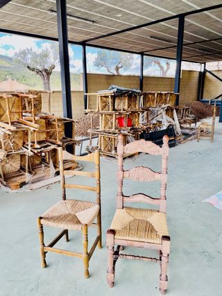 Sedie vintage in legno e sparto