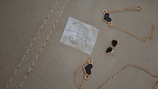 ​Elegante Set de Reloj y Joyería