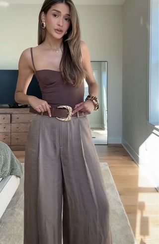 Pantalón pata ancha cinturón 