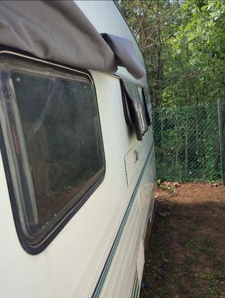 Caravana menos de 750 kg con documentación