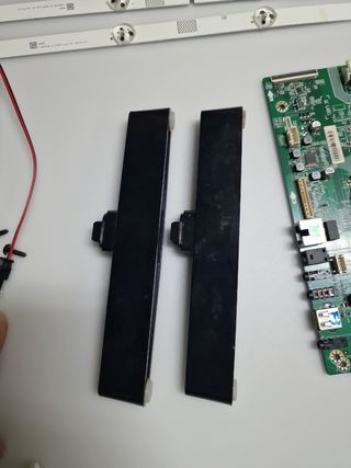 Despiece smart TV Hisense H32M2600