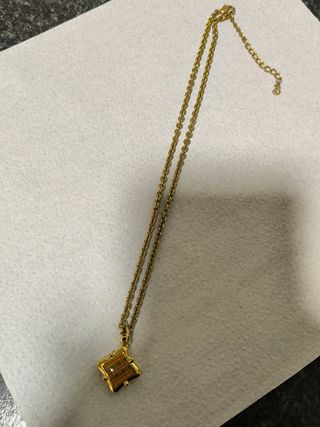 Colgante Burberry Tartán Dorado