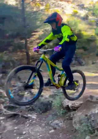 Bicicleta de enduro. AL ALQUILO O LA VENDO