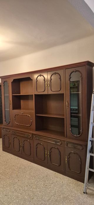 Mueble de salón madera oscura