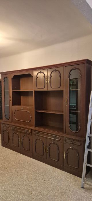 Mueble de salón madera oscura