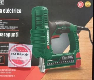 Pistola grapadora eléctrica Parkside con grapas