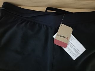 Pantalón corto Reebok negro nuevo