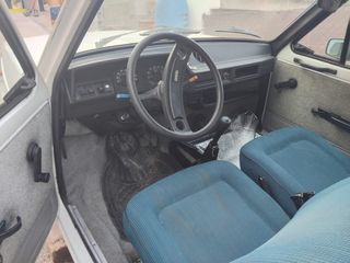 SEAT 127 1998