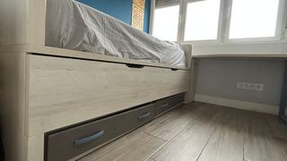Mueble juvenil madera color beige y marrón