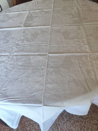 Tovaglia rotonda + 6 tovaglioli Mirabello